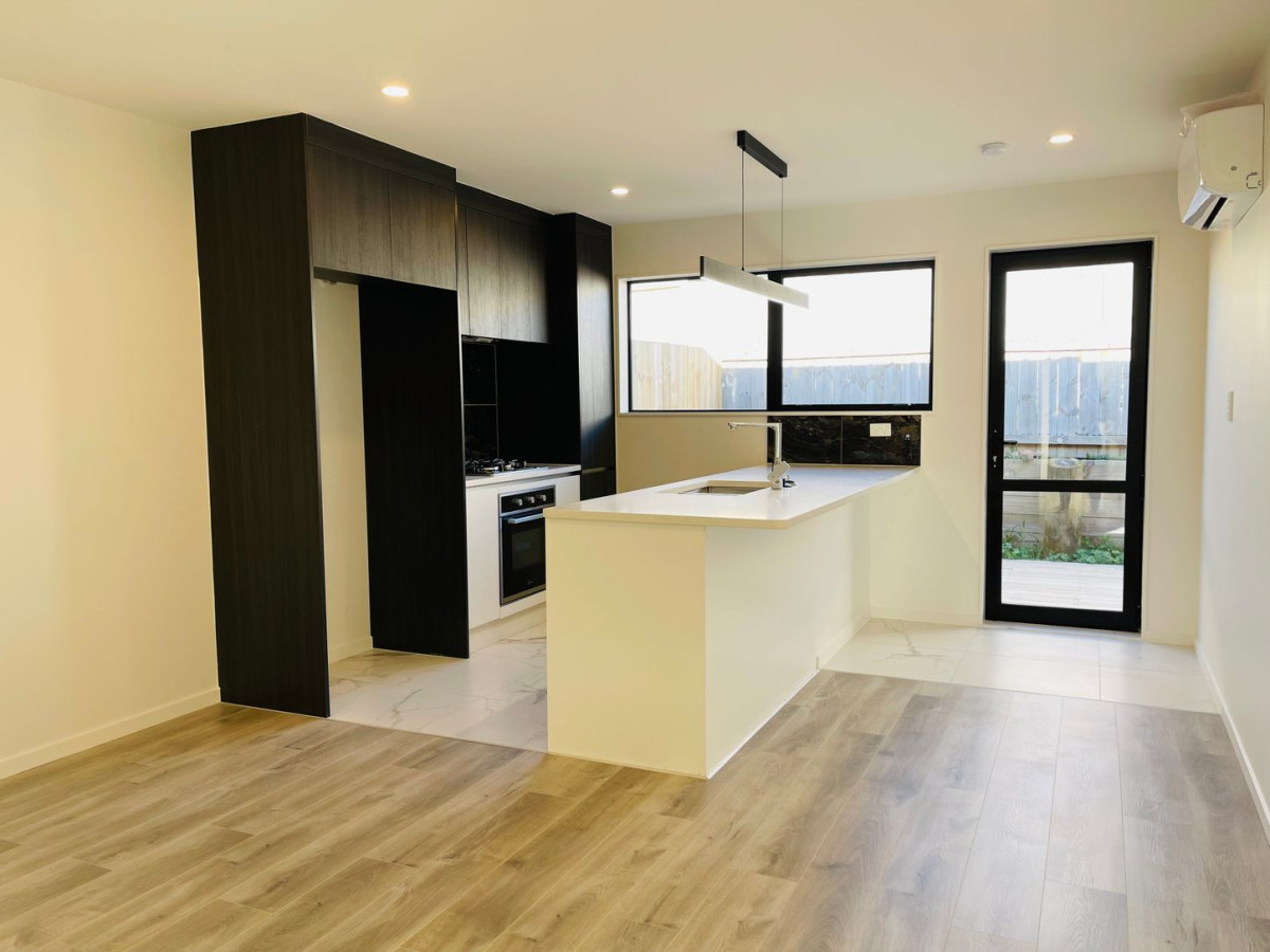 Urgent Sale, 15b Poruru Close, Papakura, Auckland