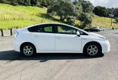 2015 Toyota Prius HYBRID SYNERGY DRIVE !! PUSH BUTTON START !! Hatchback Automatic