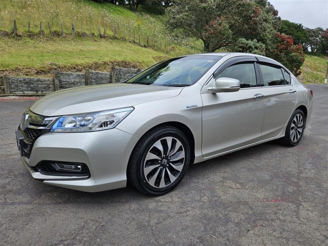 2013 Honda Accord HYBRID, CRUISE CONTROL Sedan Automatic REVERSING CAMERA, BRAND NEW TYRES