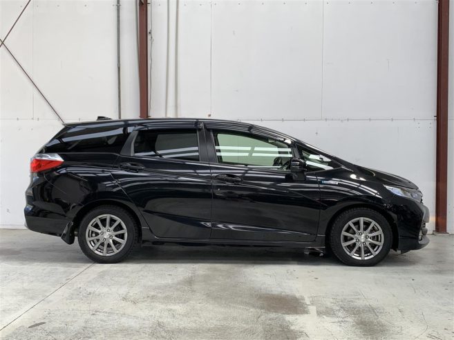 2015 Honda Fit SHUTTLE X/HYBRID/ALLOY WHEELS Hatchback Automatic