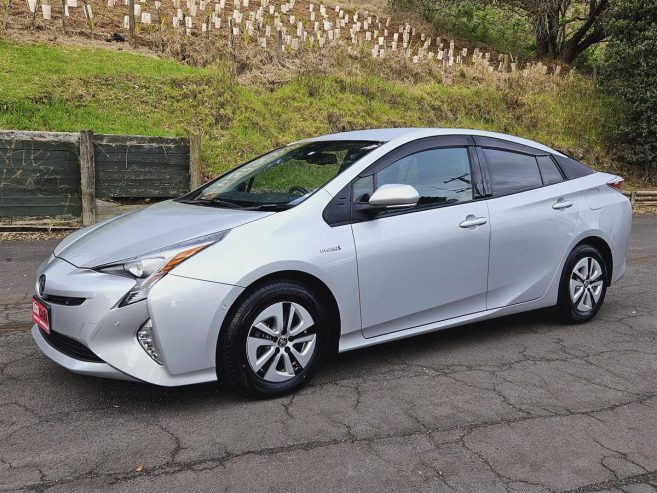 2018 Toyota Prius S SAFETY PLUS HIGH SPEC Hatchback Automatic AUTO PARKING, HUD, CRUISE CONTROL