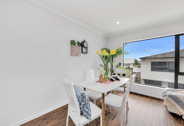 8/50 Tiverton Road, Avondale, Auckland