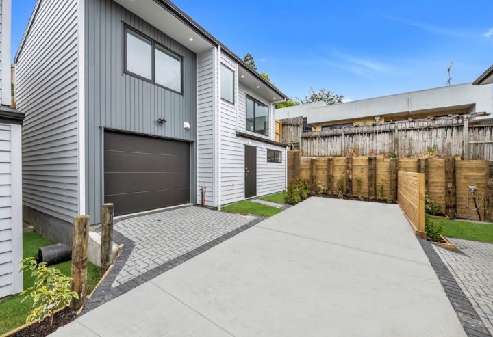 8/50 Tiverton Road, Avondale, Auckland