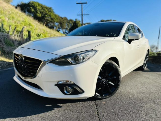 2014 Mazda Axela 20S SPORTS !! TOP SPEC !! LEATHER INTERIOR !! Hatchback Tiptronic SUPER LOW 28,XXX KM’S !! LEATHER INTERIOR !! ADAPTIVE CRUISE CONTROL !! HEATED SEATS !! REV CAMERA !! BLUETOOTH !! SKYACTIVE ENGINE