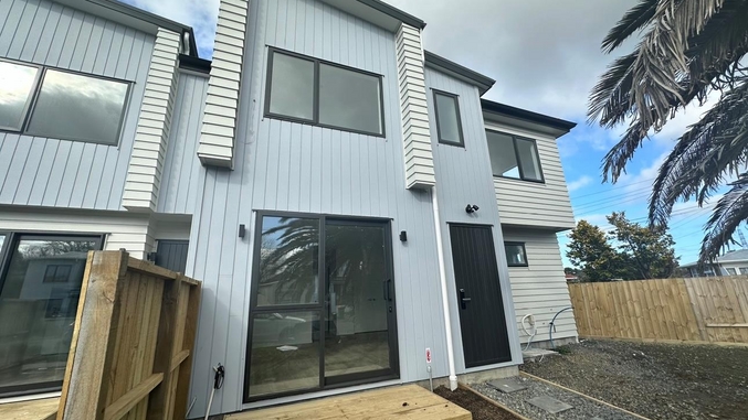 5/5 Thompson Street, Mangere East, Auckland