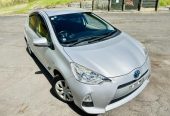 2014 Toyota Aqua HYBRID !! SUPER LOW KMS !! Hatchback Automatic