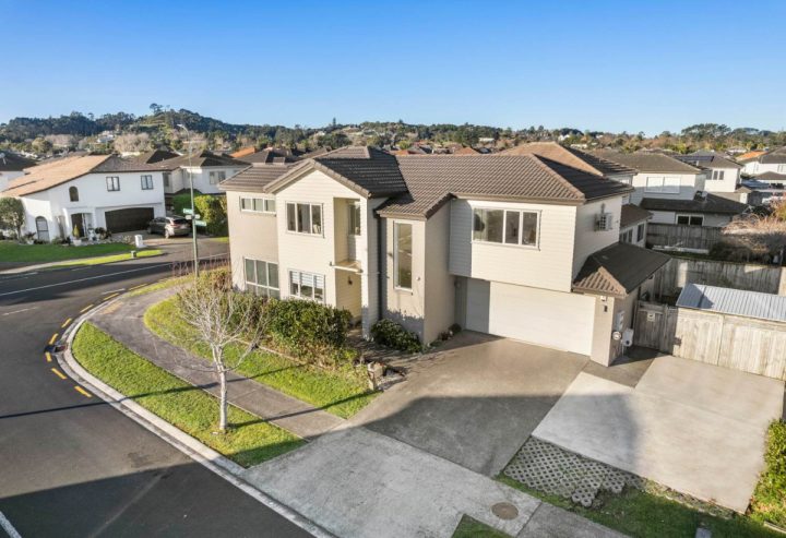 2 Lorenzo Way, Flat Bush, Auckland