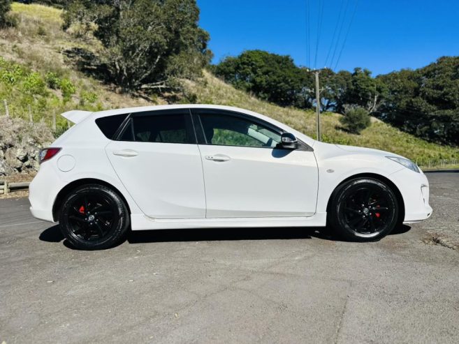 2013 Mazda Axela SPORTS !! STUNNING ALLOYS !! ONE OWNER IN JAPAN !! Hatchback Tiptronic REV CAMERA !! SPORTS SPOILER !! PUSH BUTTON START !! LOW KMS