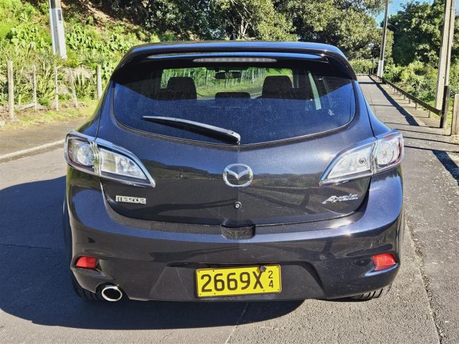 2013 Mazda Axela S SPORT, LOW KMS Hatchback Automatic REVERSING CAMERA, BRAND NEW TYRES