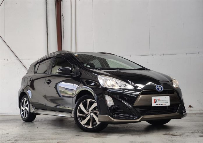 2015 Toyota Aqua X-URBAN/GRADE4.5/MINT CONDITION Hatchback Automatic