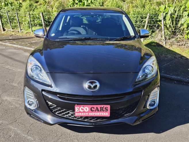 2013 Mazda Axela S SPORT, LOW KMS Hatchback Automatic REVERSING CAMERA, BRAND NEW TYRES