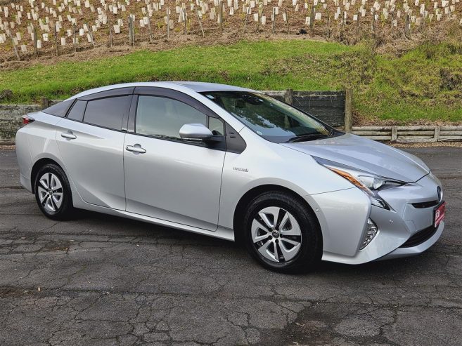 2018 Toyota Prius S SAFETY PLUS HIGH SPEC Hatchback Automatic AUTO PARKING, HUD, CRUISE CONTROL