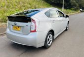 2016 Toyota Prius REVESING CAMERA Hatchback Automatic LOW KM