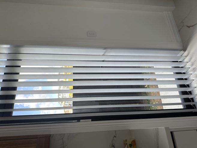 VERTICAL/THERMAL ROLLER BLINDS