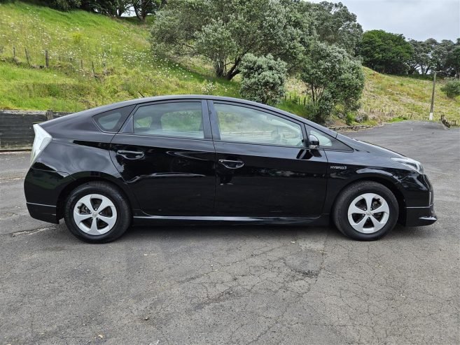 2014 Toyota Prius HYBRID, S MODEL Hatchback Automatic REVERSING CAMERA,