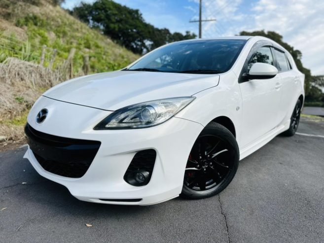 2011 Mazda Axela SPORTS !! STUNNING ALLOYS !! Hatchback Tiptronic LOW KMS !! PUSH BUTTON START !!