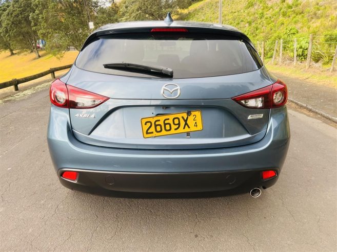 2014 Mazda Axela 6 SPEED MANUAL, SKYACTIV Hatchback Manual REVERSING CAMERA, PUSH BUTTON START