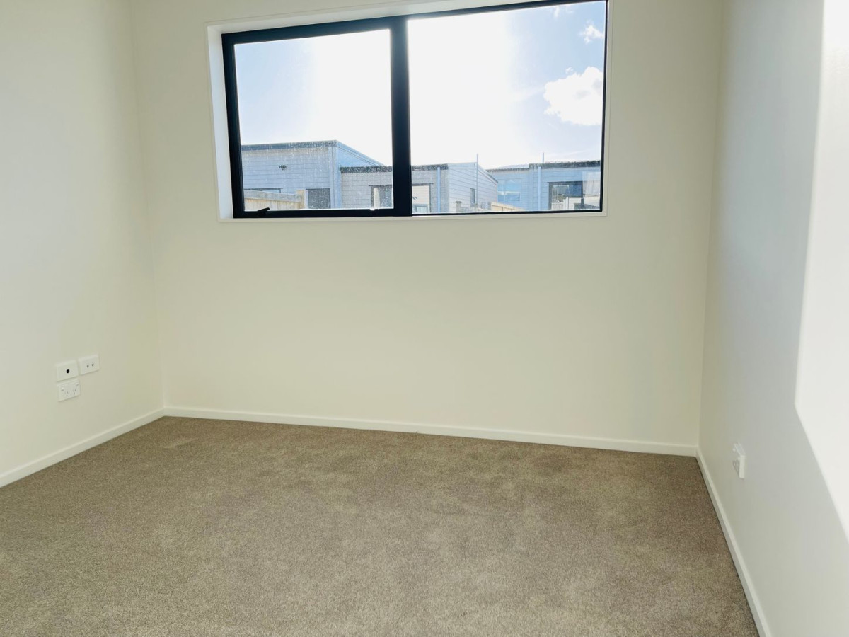 Urgent Sale, 15a Poruru Close, Papakura, Auckland