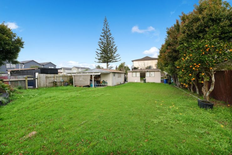 4 Roberts Road, Te Atatu South, Auckland