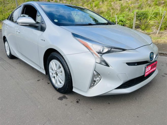 2017 Toyota Prius S SAFETY PLUS HIGH SPAC Hatchback Automatic CRUISE CONTROL RVERSING CAMERA