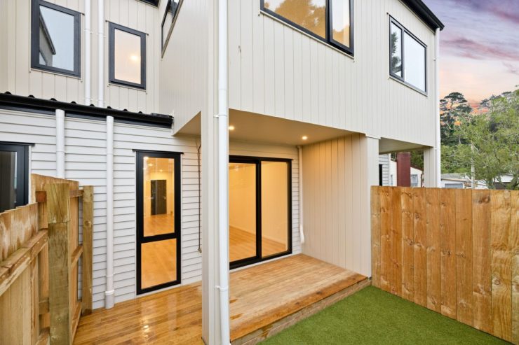 7/42 Woodside Road, Massey, Auckland