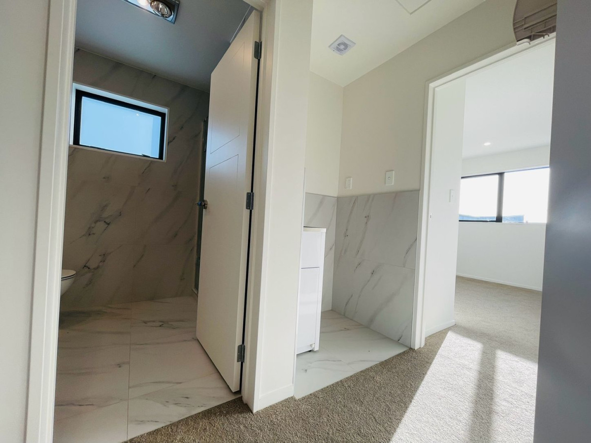 Urgent Sale, 15b Poruru Close, Papakura, Auckland