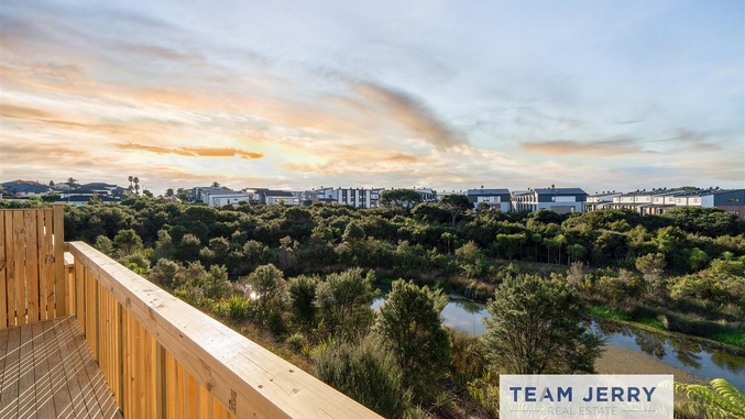 5 Puihi Crescent, Westgate, Auckland