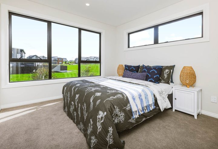 Urgent sale, 19 Catalina Avenue, Rosehill, Auckland