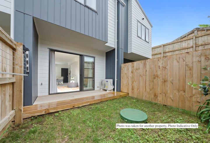 2/112 Moore Street, Howick, Auckland