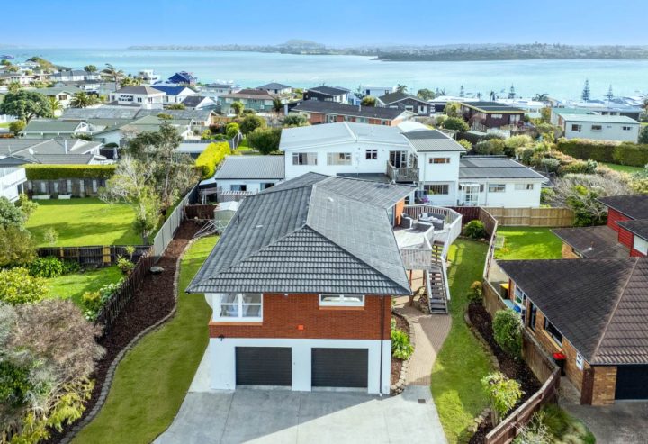 17A Gulf Crest, Bucklands Beach, Auckland