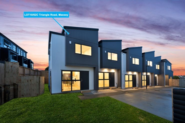 62C Triangle Road, Massey, Auckland