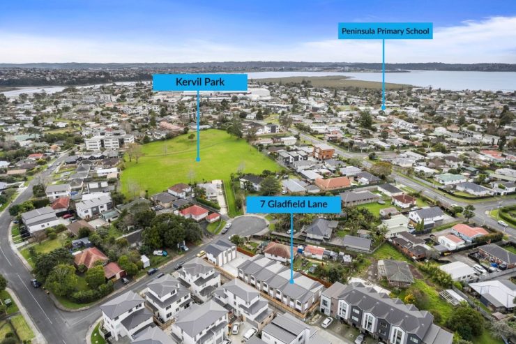 Urgent Sale, 7 Gladfield Lane, Te Atatu Peninsula, Auckland