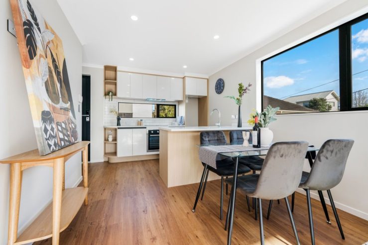 Premium Location, 4/3 Royal View Road, Te Atatu South, Auckland