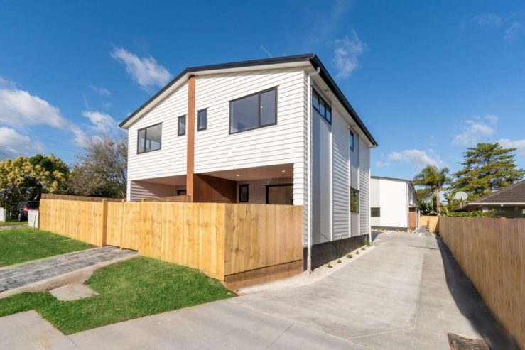 6/3 Royal View Road, Te Atatu South, Auckland