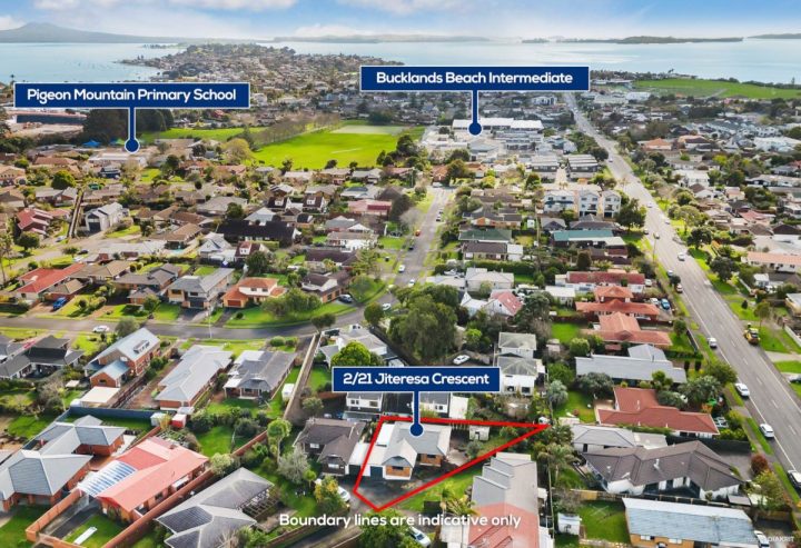 Newly Renovated Home in Macleans Zone, 2/21 Jillteresa Crescent, Half Moon Bay, Auckland