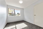 Newly Renovated Home in Macleans Zone, 2/21 Jillteresa Crescent, Half Moon Bay, Auckland