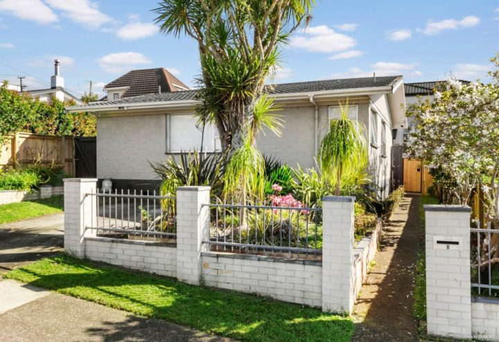 33B Eastern Beach Road, Bucklands Beach, Auckland