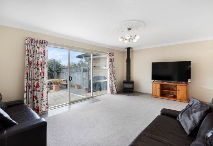 31 Prince Regent Drive, Half Moon Bay, Auckland