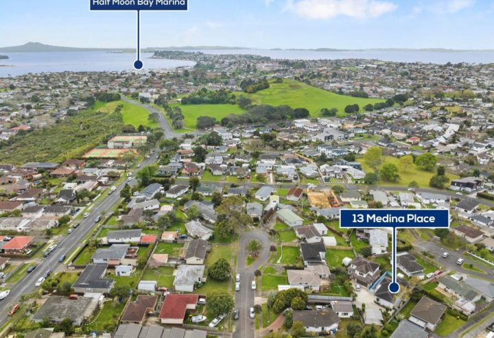 13 Medina Place, Half Moon Bay, Auckland