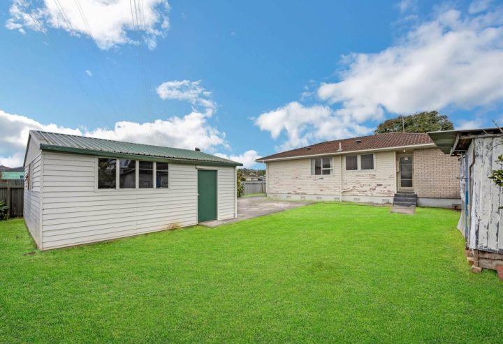 6 Serrano Place, Clover Park, Auckland