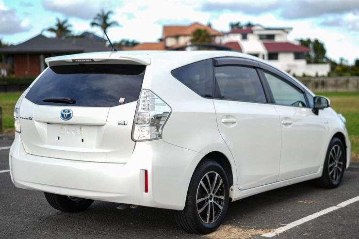 2012 Toyota Prius Alpha 1.8G Cruise Control., 1800cc, Hybrid, 5 Door, Station Wagon, 7 Seats , Automatic, Front Wheel,104,367km