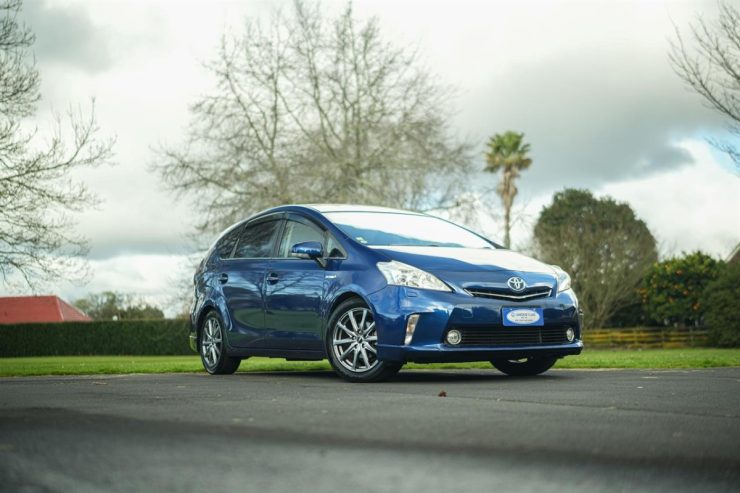 2014 Toyota Prius Alpha 1.8G Cruise Control, 1800cc, Hybrid, Station Wagon, 7 Seats (Fabric), Automatic,105,137km