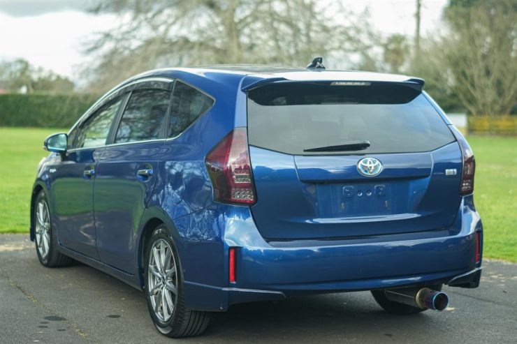 2014 Toyota Prius Alpha 1.8G Cruise Control, 1800cc, Hybrid, Station Wagon, 7 Seats (Fabric), Automatic,105,137km