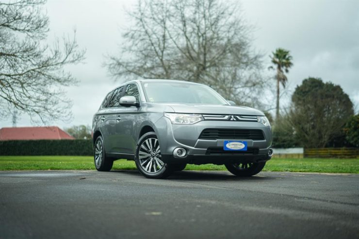 2013 Mitsubishi Outlander 2.4G 4WD 7 Seater, 2400cc, Petrol, 5 Door, SUV, Automatic, 96,485km