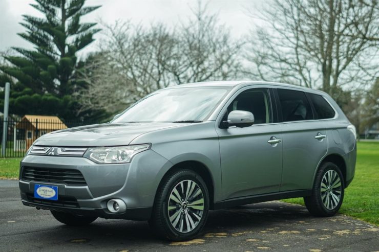 2013 Mitsubishi Outlander 2.4G 4WD 7 Seater, 2400cc, Petrol, 5 Door, SUV, Automatic, 96,485km