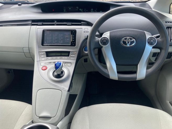 2014 Toyota Prius 1.8 Type S Facelift, 1800cc, Hybrid, 5 Door, Hatchback, 5 Seats, Automatic, Front Wheel, 112,240km