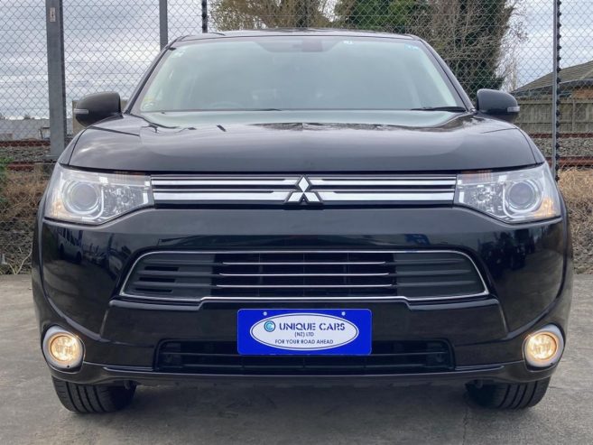 2013 Mitsubishi Outlander 2.0G 4WD PHEV, 2000cc, Plug-In Hybrid, RV-SUV, Automatic, 4WD, 97,925km