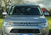 2013 Mitsubishi Outlander 2.4G 4WD 7 Seater, 2400cc, Petrol, 5 Door, SUV, Automatic, All Wheel Drive, 89,524km