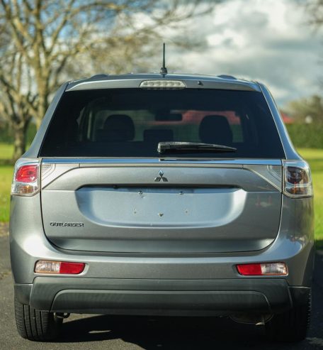 2013 Mitsubishi Outlander 2.4G 4WD 7 Seater, 2400cc, Petrol, 5 Door, SUV, Automatic, All Wheel Drive, 89,524km