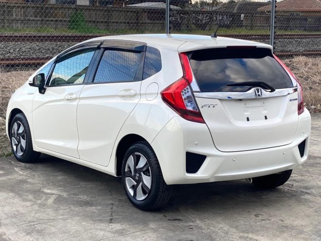 2014 Honda Fit 1.5 Hybrid L Package, 1500cc, Hatchback, 5 Seats, Automatic, 106,449km